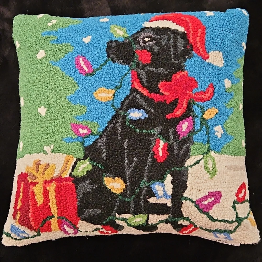 NWT Plow & Hearth Holiday Labrador Dog Wool Throw Pillows - Set Of 2 - Picture 3 of 11
